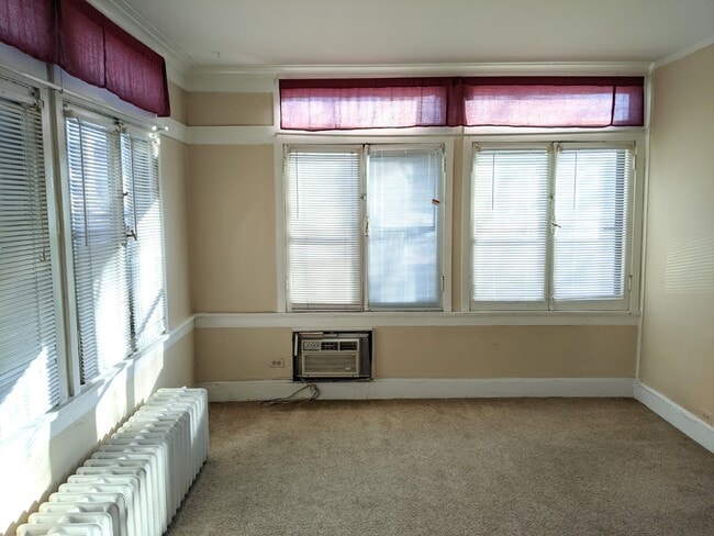 1453 Ridge Ave, Unit 1B