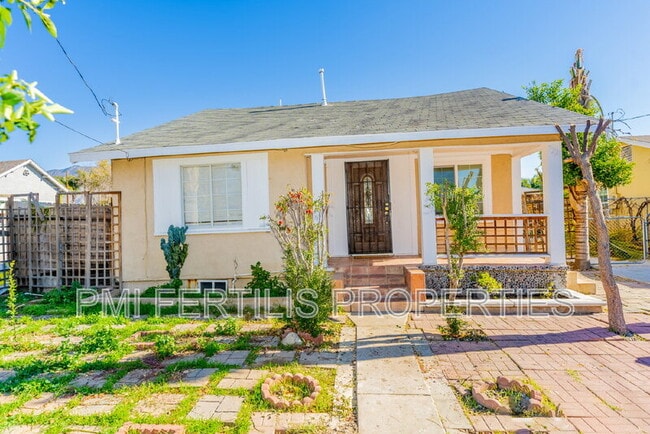 7221 Olive St in Highland, CA - Building Photo - Building Photo