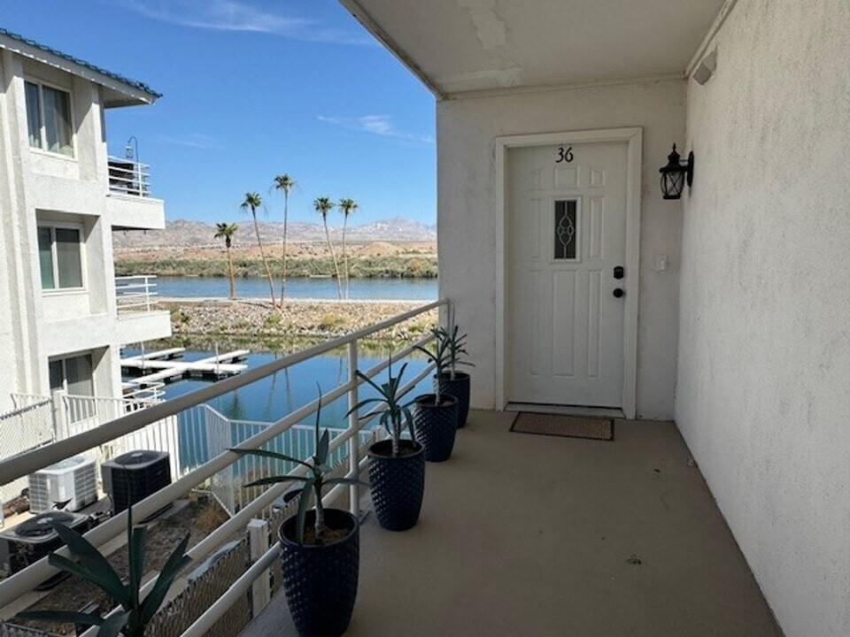 1800 Clubhouse Dr in Bullhead City, AZ - Building Photo