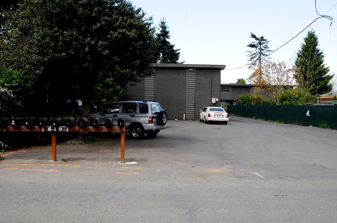 Holly Tree Apartments in Kent, WA - Building Photo