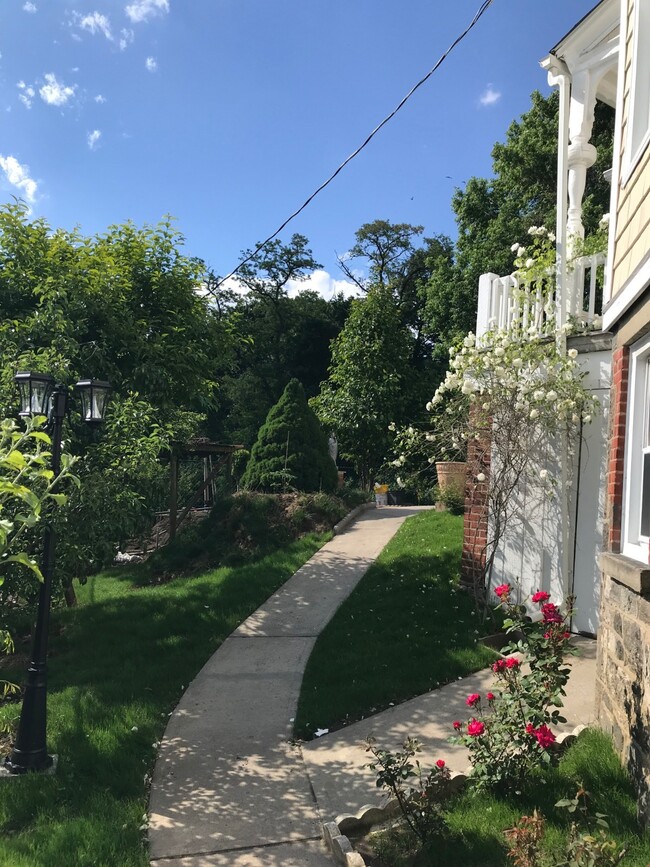 8 Hudson Terrace in Dobbs Ferry, NY - Building Photo - Building Photo