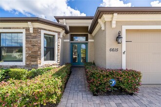 6615 35th Ct E in Sarasota, FL - Building Photo - Building Photo