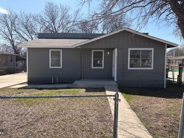 property at 4842 Stoneside Dr