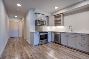 The Garthwick in Portland, OR - Building Photo