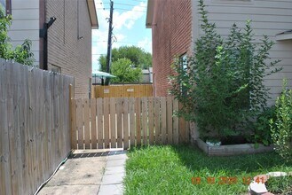 12700 Leader St in Houston, TX - Building Photo - Building Photo