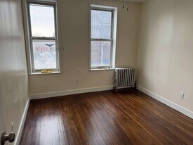 43-24 58th St in Queens, NY - Building Photo