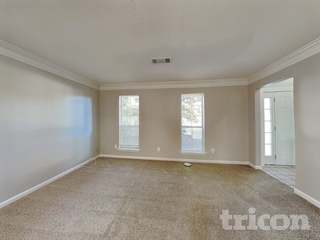 5625 Longbow Dr in Stone Mountain, GA - Building Photo - Building Photo