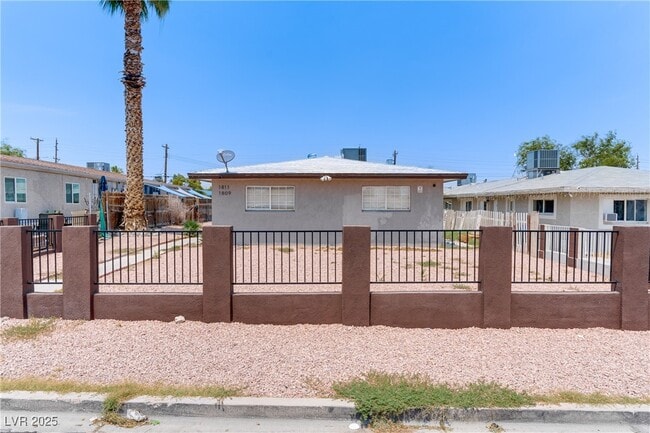 property at 1811 Linden Ave
