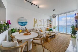 725 NE 22nd St in Miami, FL - Building Photo - Building Photo