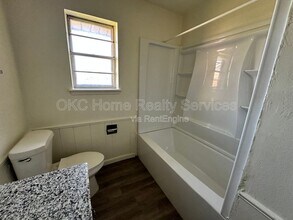 421 NW 89th St in Oklahoma City, OK - Building Photo - Building Photo