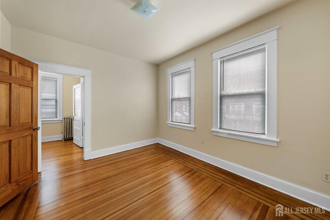 11 Oxford St in New Brunswick, NJ - Building Photo - Building Photo