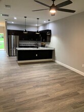 7363 Canterbury St in Spring Hill, FL - Foto de edificio - Building Photo