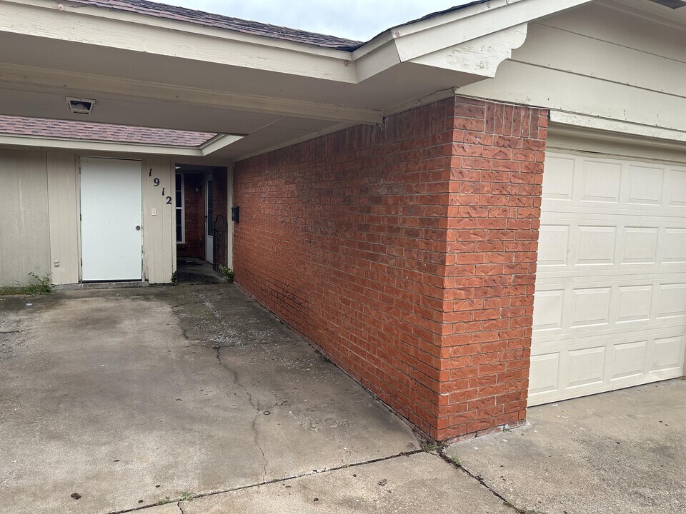 1912 N Moulton Ct in Oklahoma City, OK - Building Photo