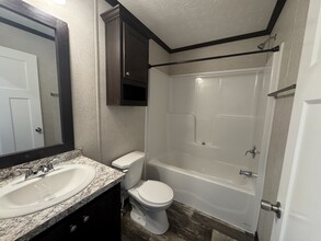 72 Borman Ave in Flushing, MI - Building Photo - Building Photo