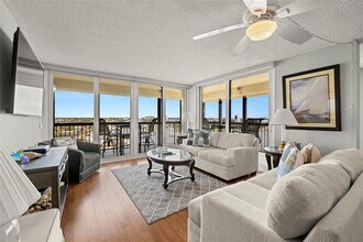 9415 Blind Pass Rd in St Pete Beach, FL - Building Photo - Building Photo