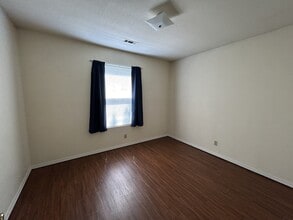 481 Village Ln in Springdale, AR - Building Photo - Building Photo