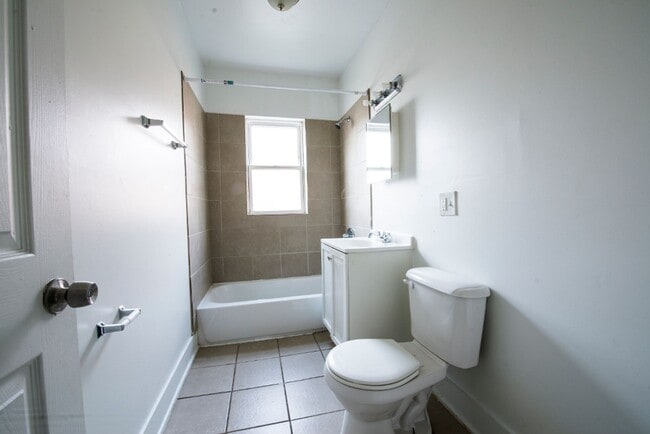 7701 S May Chicago, IL 60620 in Chicago, IL - Building Photo - Building Photo