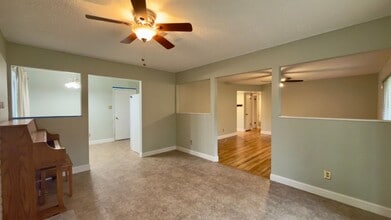 6558 Meadowcreek Way in Citrus Heights, CA - Building Photo - Building Photo