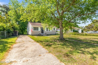 426 New River Dr in Jacksonville, NC - Building Photo - Building Photo