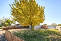 8368 Barbur St in White City, OR - Building Photo - Building Photo