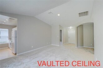 4532 29th St SW in Lehigh Acres, FL - Foto de edificio - Building Photo
