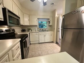 104 Meadow Park Ln, Unit Unit c in Hendersonville, NC - Building Photo - Building Photo