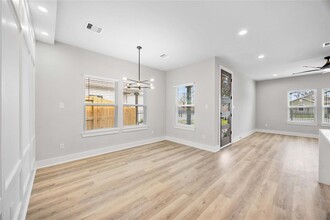 2446 Carmel St in Houston, TX - Building Photo - Building Photo