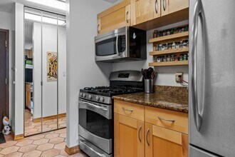 333 8th St SE, Unit 120 in Minneapolis, MN - Building Photo - Building Photo