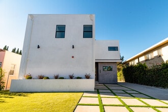 1805 S Longwood Ave in Los Angeles, CA - Foto de edificio - Building Photo