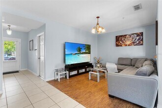 2075 Cypress Bay Blvd in Kissimmee, FL - Building Photo - Building Photo