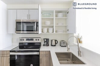 110 SW 12th St, Unit FL1-ID143 in Miami, FL - Building Photo - Building Photo