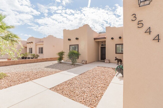 Beautiful 3 Bed 2 Bath Home in Alamogordo, NM - Building Photo - Building Photo