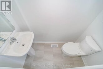 3038 Sideline 16 in Pickering, ON - Building Photo - Building Photo