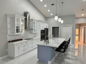 652 W Palm Aire Dr in Pompano Beach, FL - Building Photo