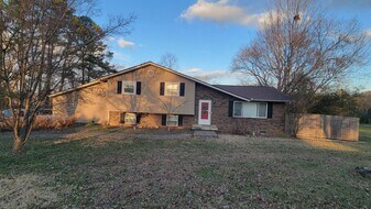 128 Farlow Dr in Knoxville, TN - Building Photo