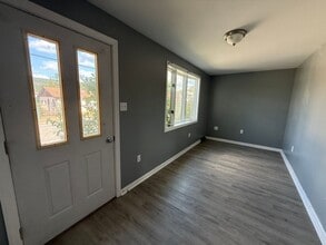 4617 4th Ave in Beaver Falls, PA - Building Photo - Building Photo