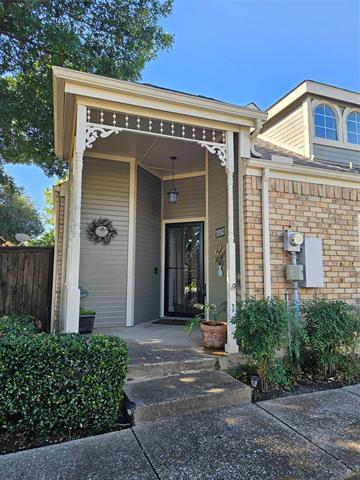 18163 Whispering Gables Ln in Dallas, TX - Foto de edificio - Building Photo