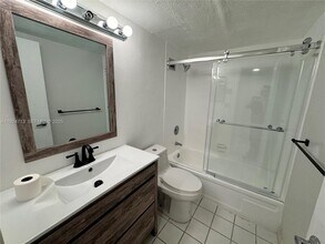 1650 NE 115th St in Miami, FL - Building Photo - Building Photo