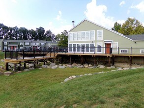 Pier 39 Apartments & Townhomes in Indianapolis, IN - Building Photo - Building Photo