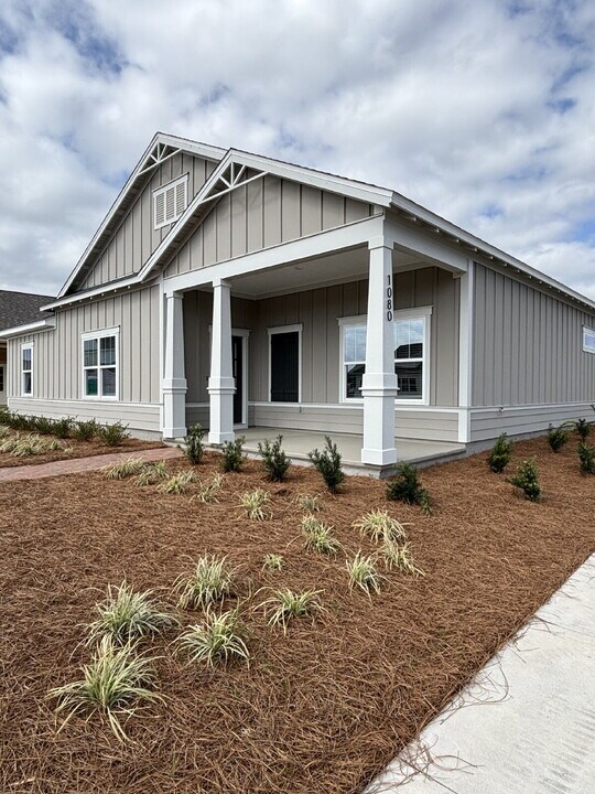 1080 Blazing Star St in Panama City, FL - Building Photo