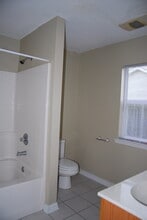 9 Pine Lake Ct in Ocean Springs, MS - Building Photo - Building Photo