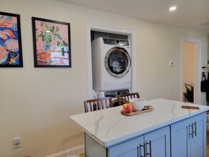 15 Windsor Rd, Unit 3 in Somerville, MA - Foto de edificio - Building Photo