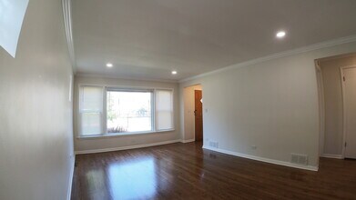 3657 N Campbell Ave in Chicago, IL - Building Photo - Building Photo