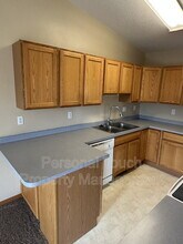 2571 Amber Valley Ct in Fargo, ND - Building Photo - Building Photo