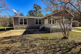 51 Murphy Farm Rd in Huntsville, TX - Foto de edificio - Building Photo