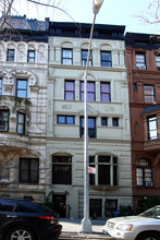 112 W 74th St in New York, NY - Building Photo - Building Photo