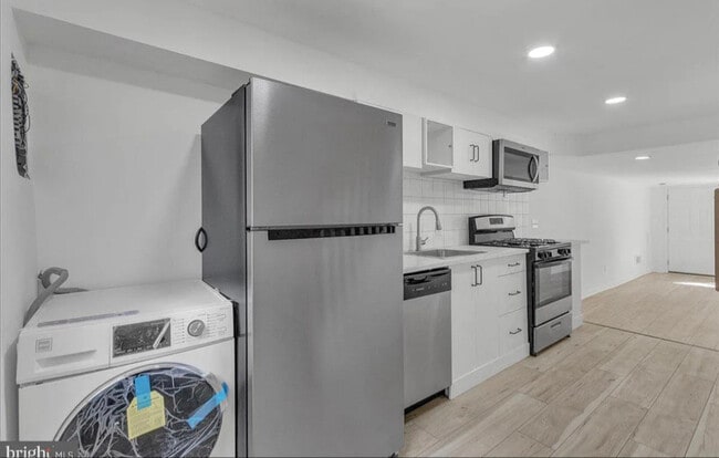 property at 2008 Portugal St