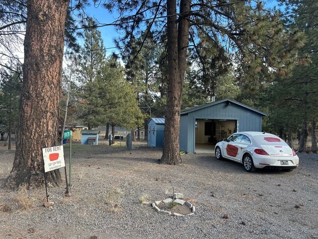 19178 Choctaw Rd in Bend, OR - Building Photo - Building Photo