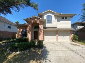 907 Christopher Ln in Baytown, TX - Building Photo