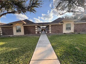 28 W Sarah Evans St in Edinburg, TX - Building Photo